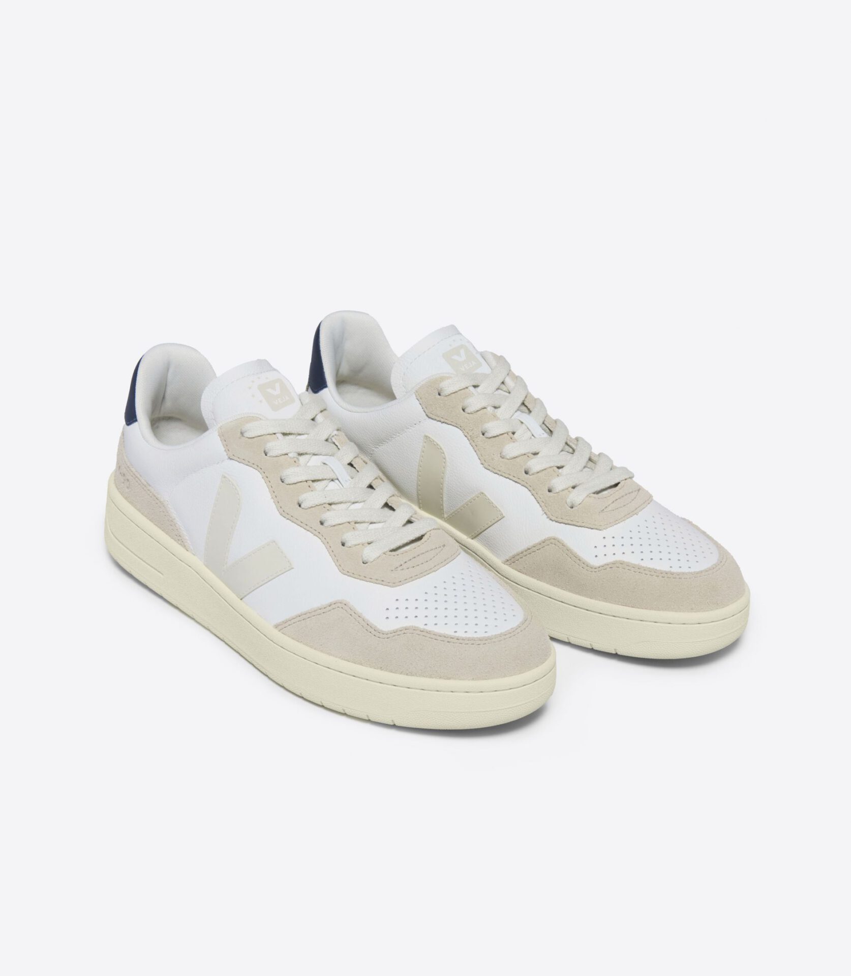 VEJA // V-90 Leather White Pierre Nautico – Bild 2